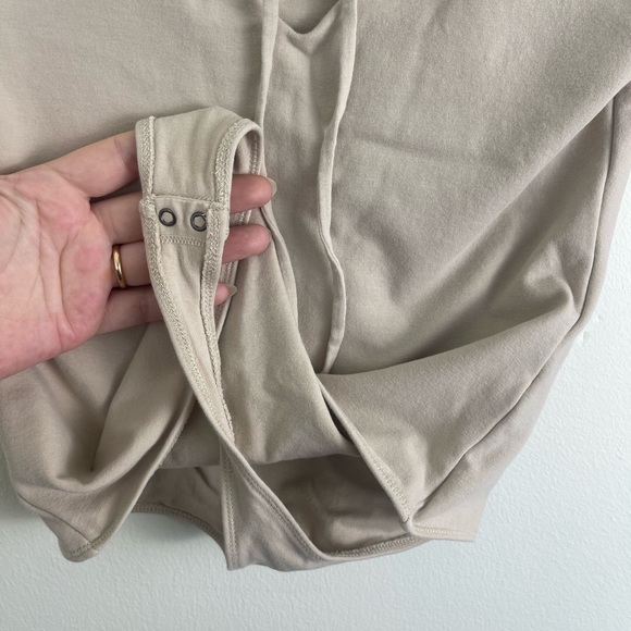 Abercrombie & Fitch Bodysuit, Small, Neutral Nude Tan Beige, Tie Front, Keyhole - Picture 5 of 7